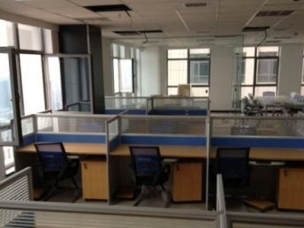 北京辦公家具廠家直銷，優(yōu)質(zhì)低價員工桌與隔斷屏風，一站式滿足辦公需求